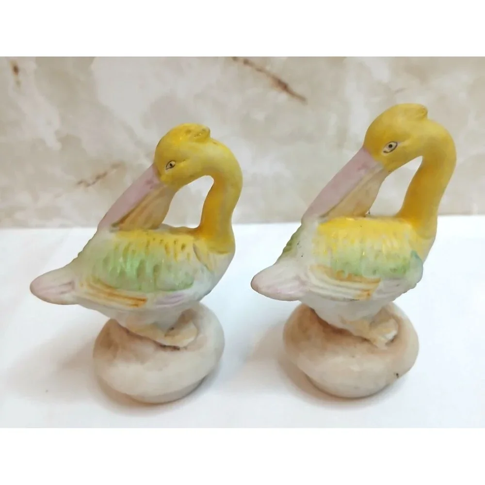RARE Vintage Red Lettered Japan PELICANS Hand Painted Salt & Pepper Shaker Set